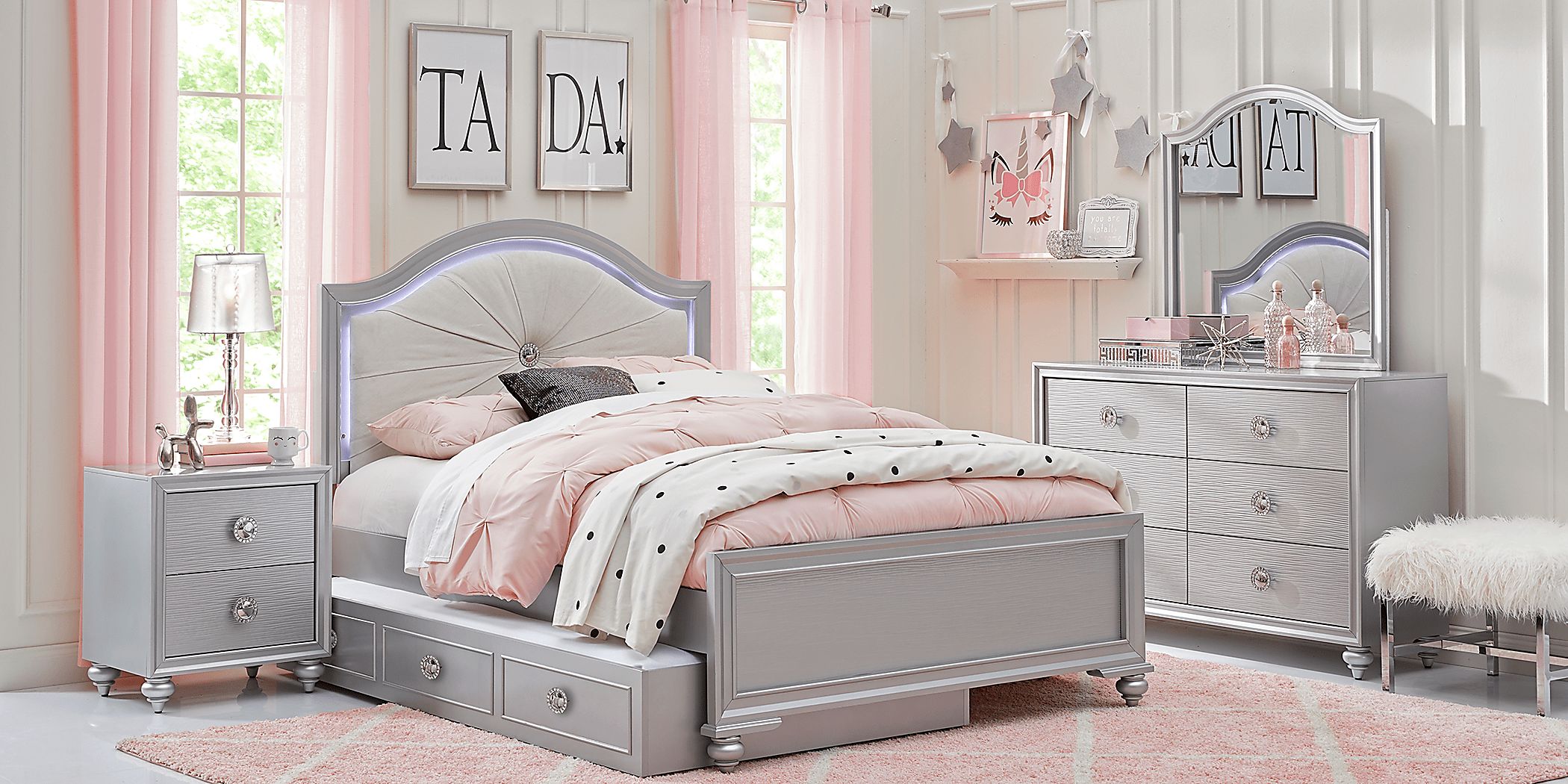 Rooms To Go Kids Evangeline Silver 5 Pc Full Lighted Upholstered Bedroom